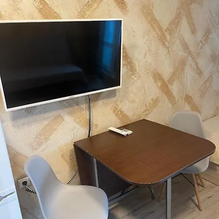 Colonel 946 Apartment